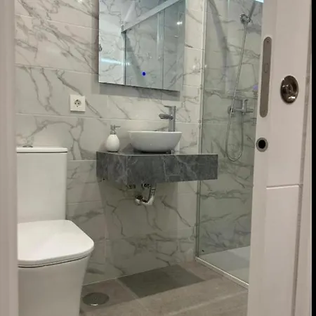 Apartamento Hermoso Piso A 5 Minutos De La Estacion De Bus Y Tren Maria Zambrano *