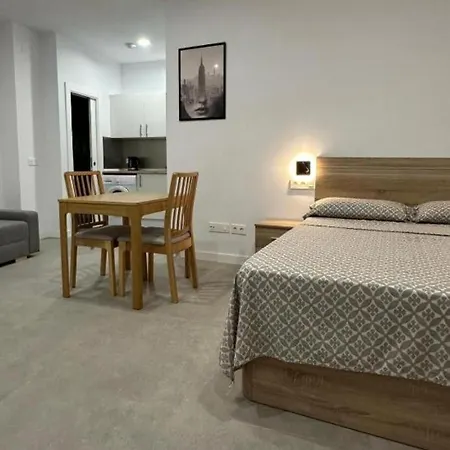 Hermoso Piso A 5 Minutos De La Estacion De Bus Y Tren Maria Zambrano Apartamento *