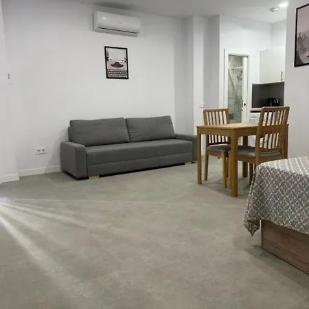 Hermoso Piso A 5 Minutos De La Estacion De Bus Y Tren Maria Zambrano Apartamento *