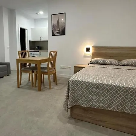 Apartamento Hermoso Piso A 5 Minutos De La Estacion De Bus Y Tren Maria Zambrano *